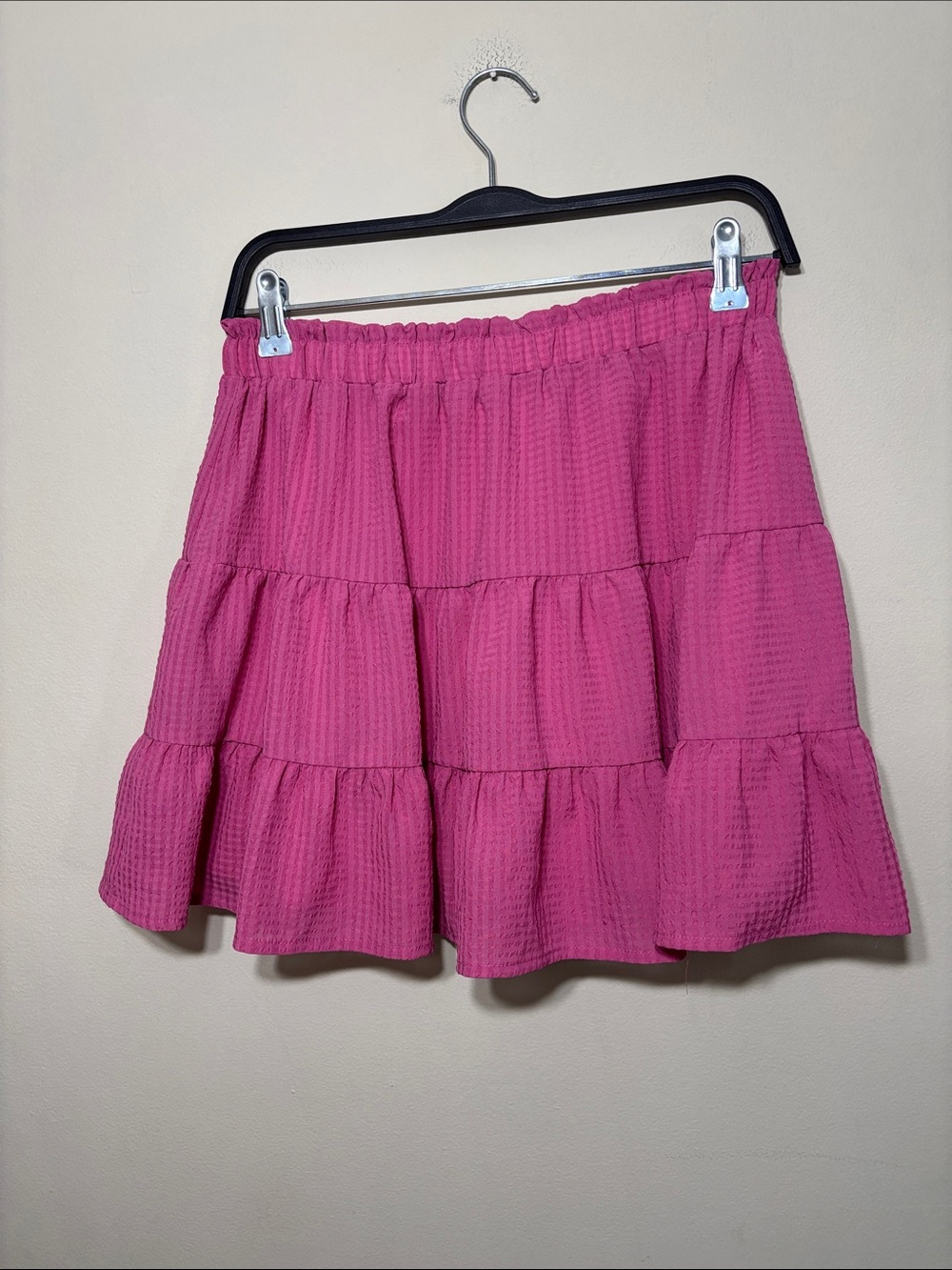 Le Lis Fuchsia Tiered Mini Skirt
